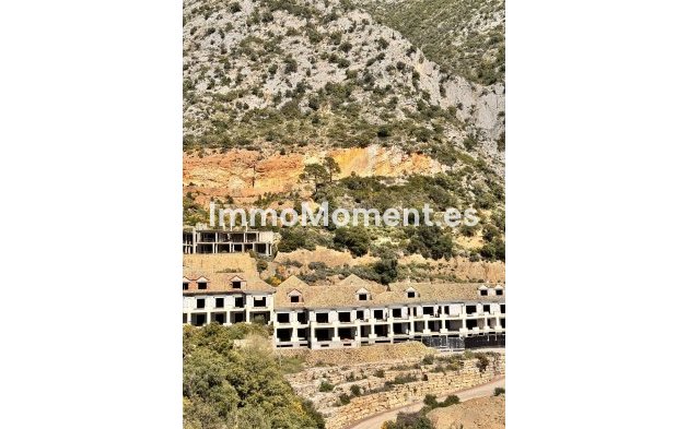 Reventa - Parcela - Interior  - Istán