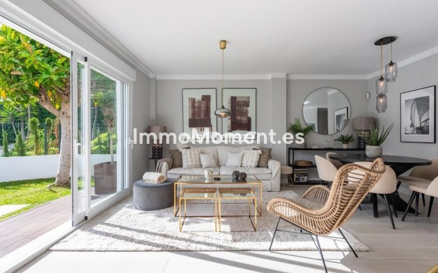 Resale - Apartment - Marbella - Nueva Andalucía