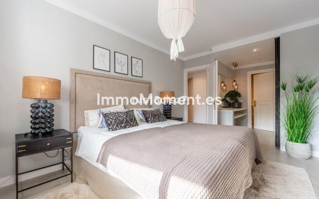 Resale - Apartment - Marbella - Nueva Andalucía