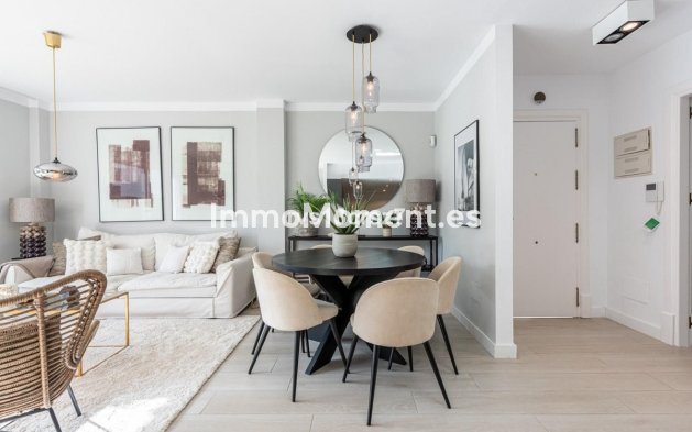 Resale - Apartment - Marbella - Nueva Andalucía