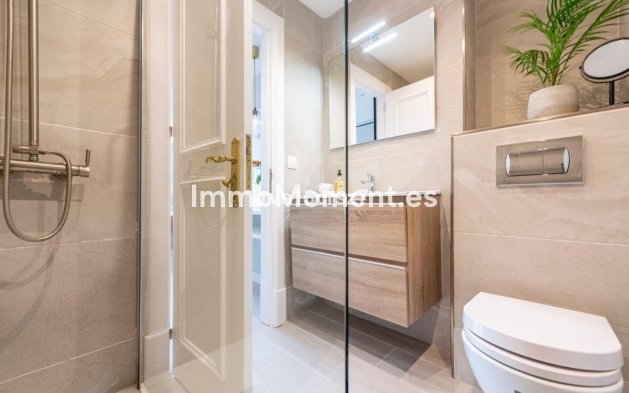 Resale - Apartment - Marbella - Nueva Andalucía