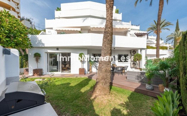 Resale - Apartment - Marbella - Nueva Andalucía