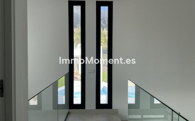 Resale - Villa - Fuengirola - Fuengirola Centro