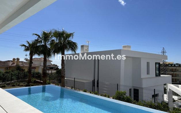 Resale - Villa - Fuengirola - Fuengirola Centro