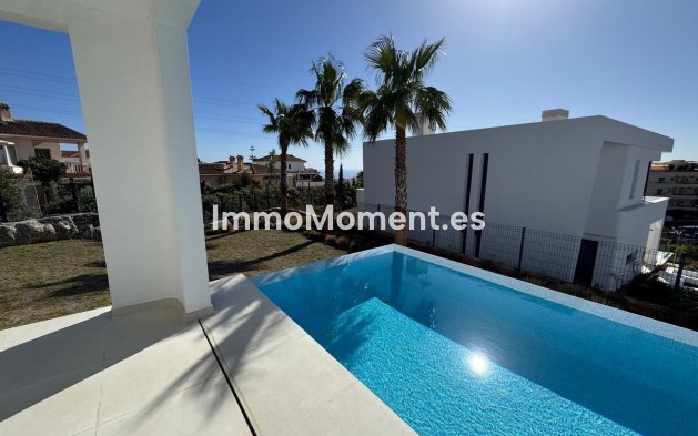 Resale - Villa - Fuengirola - Fuengirola Centro