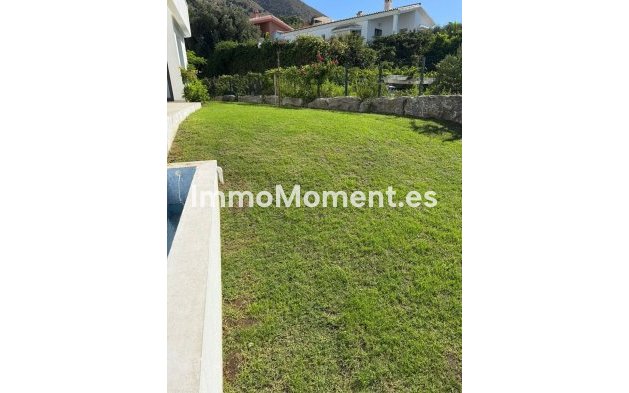 Resale - Villa - Fuengirola - Fuengirola Centro