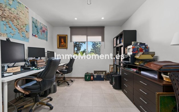 Wiederverkauf - Wohnung - Estepona  - Estepona Centro