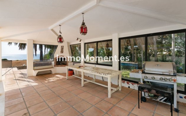 Resale - Villa - Estepona - Estepona Centro