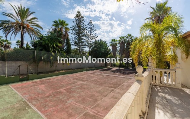 Resale - Villa - Estepona - Estepona Centro
