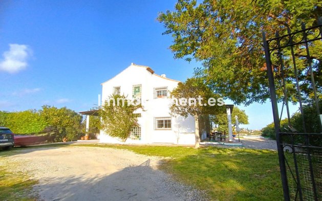 Wiederverkauf - Villa - Estepona  - Estepona Centro