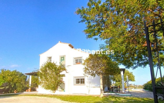 Wiederverkauf - Villa - Estepona  - Estepona Centro