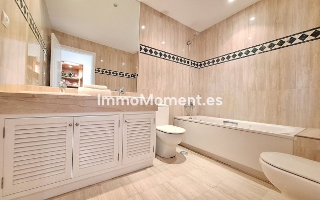 Wiederverkauf - Wohnung - Marbella - Nueva Andalucía