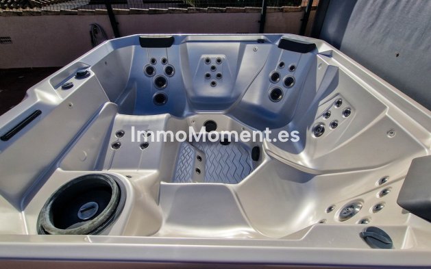 Resale - Apartment - Manilva - La Duquesa