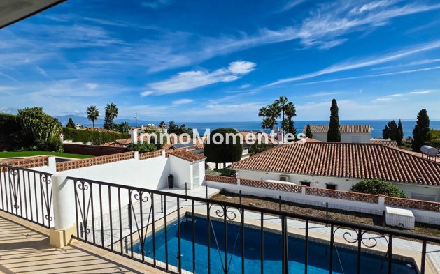 Resale - Villa - Manilva