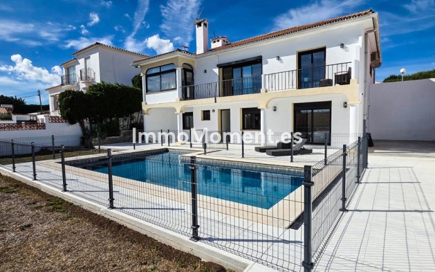 Resale - Villa - Manilva