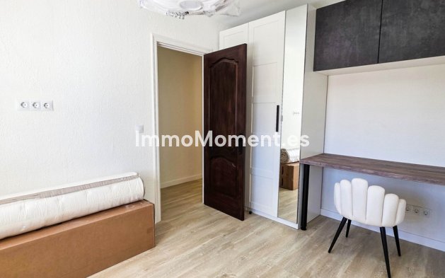 Resale - Villa - Manilva