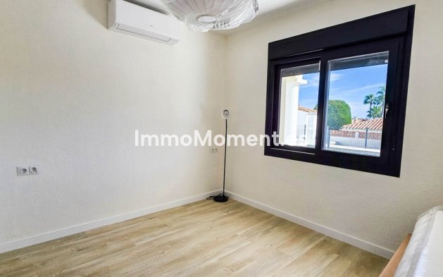 Resale - Villa - Manilva