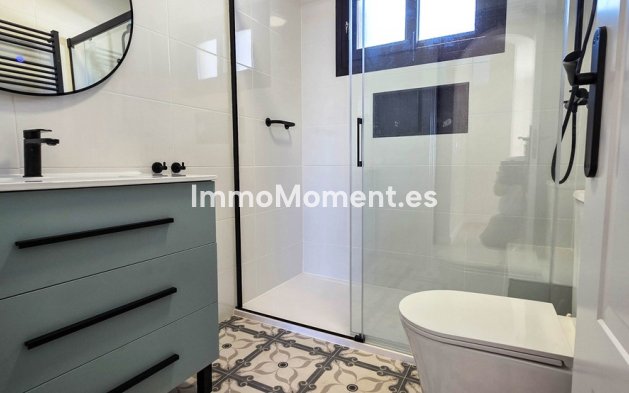 Resale - Villa - Manilva