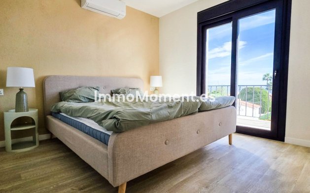 Resale - Villa - Manilva