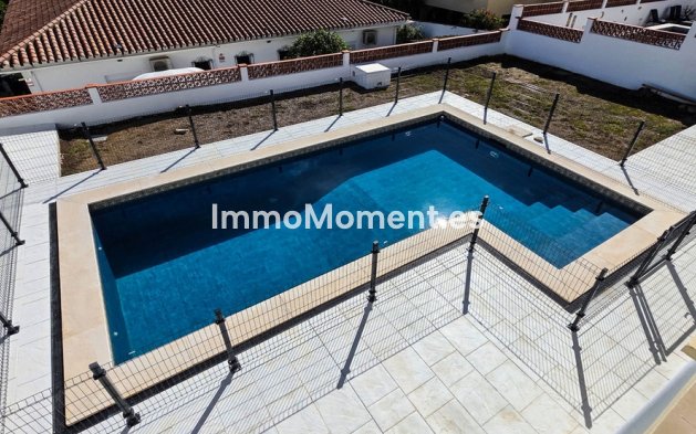 Resale - Villa - Manilva