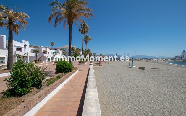 Resale - Apartment - Manilva - La Duquesa