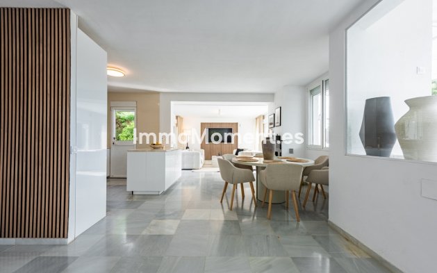 Revente - Villa - Marbella - Nueva Andalucía