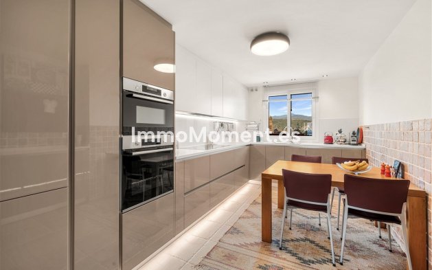 Resale - Apartment - Málaga - Benahavís