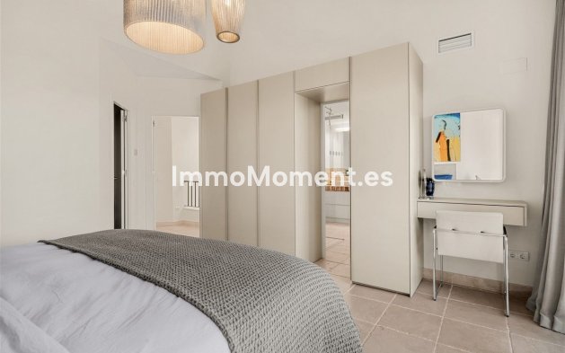 Resale - Apartment - Málaga - Benahavís