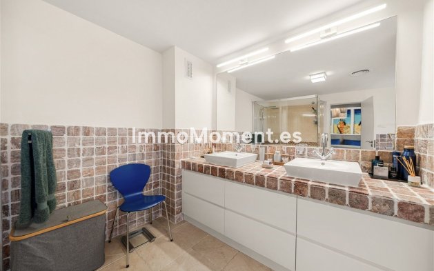 Resale - Apartment - Málaga - Benahavís