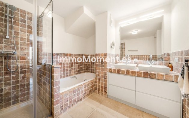 Resale - Apartment - Málaga - Benahavís