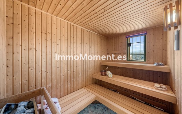 Resale - Apartment - Málaga - Benahavís