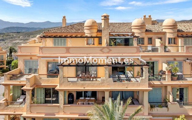 Resale - Apartment - Málaga - Benahavís