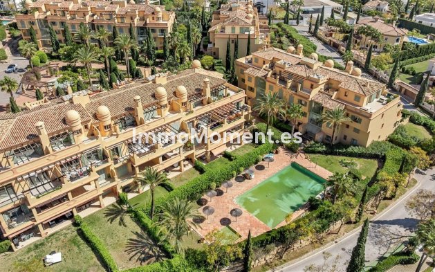 Resale - Apartment - Málaga - Benahavís