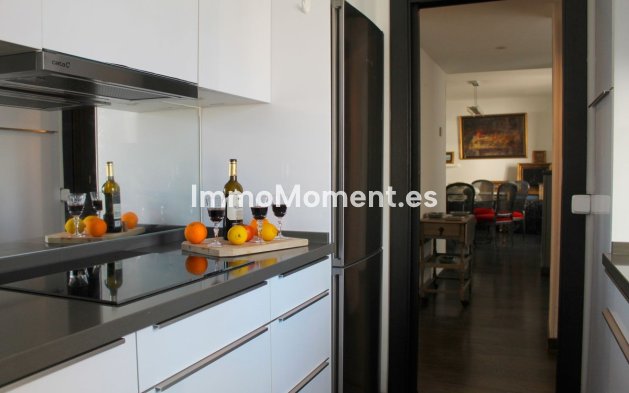 Resale - Apartment - Marbella - Puerto Banús