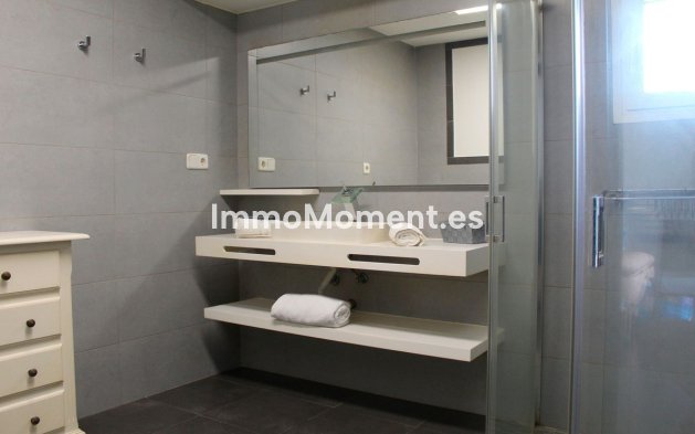 Resale - Apartment - Marbella - Puerto Banús