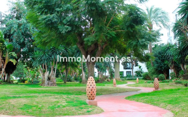 Resale - Apartment - Marbella - Puerto Banús