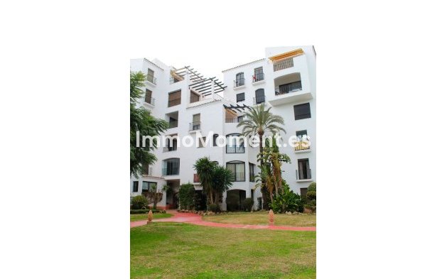 Resale - Apartment - Marbella - Puerto Banús