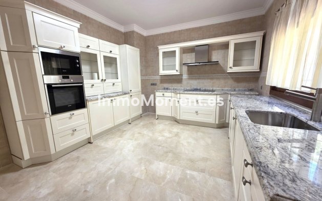 Revente - Villa - Marbella - Hacienda Las Chapas