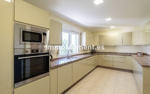 Reventa - Villa - Marbella - Marbesa