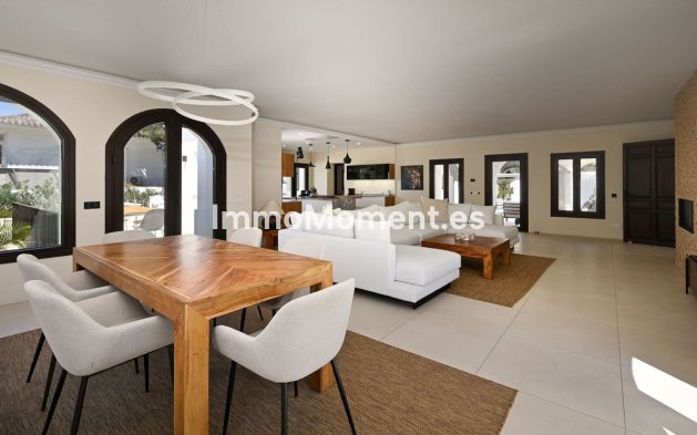 Wiederverkauf - Villa - Marbella - Marbesa