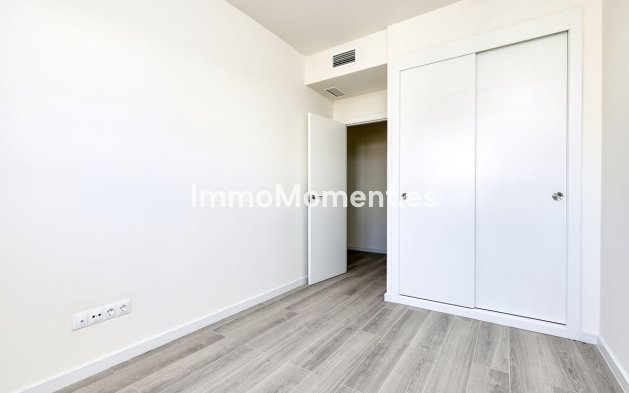 Resale - Apartment - Estepona - Valle Romano