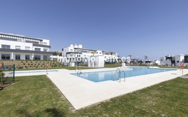 Resale - Apartment - Estepona - Valle Romano