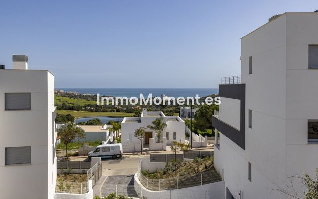 Resale - Apartment - Estepona - Valle Romano