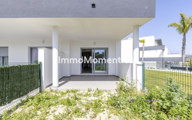 Resale - Apartment - Estepona - Valle Romano