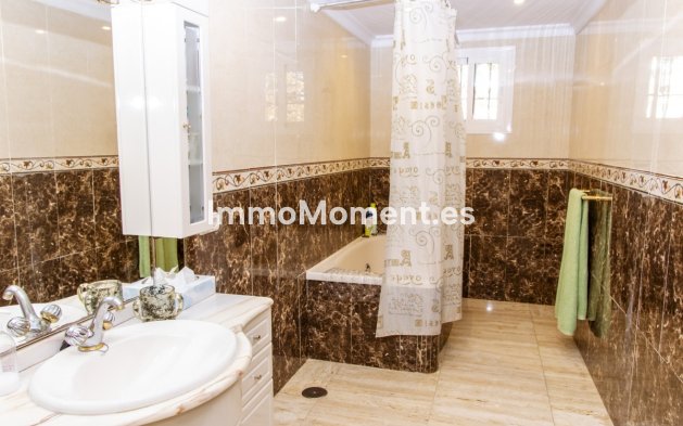 Revente - Villa - Estepona  - Estepona Centro