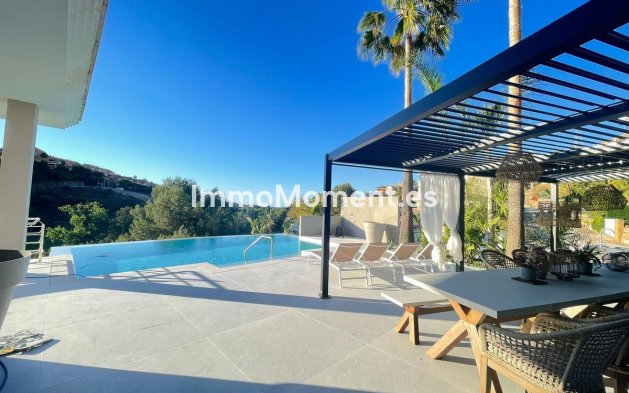 Resale - Villa - Marbella - Elviria