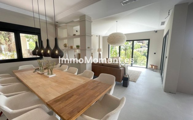 Resale - Villa - Marbella - Elviria