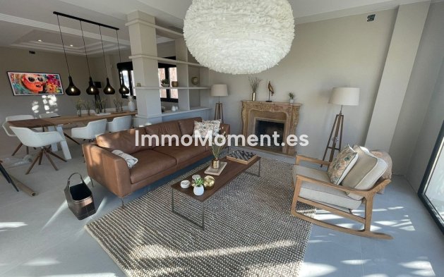 Resale - Villa - Marbella - Elviria