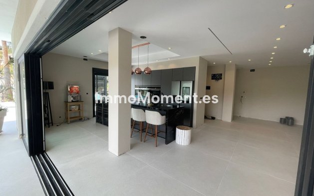 Resale - Villa - Marbella - Elviria