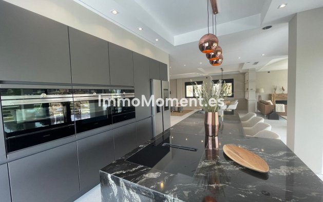 Resale - Villa - Marbella - Elviria